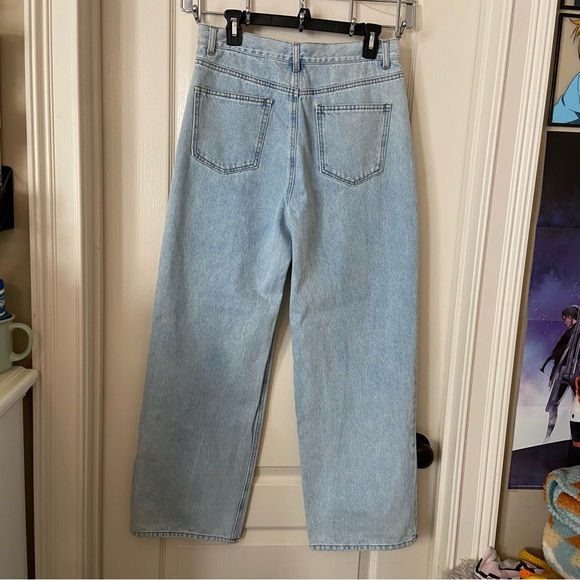 NWOT Light Wash High-Waisted Forever 21 Jeans - Picture 4 of 14